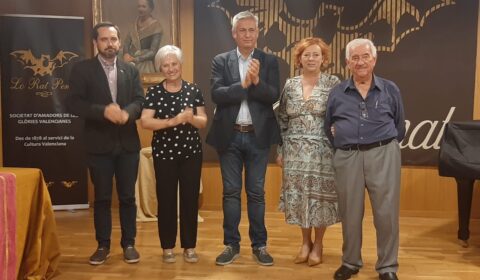 Participants en l’homenage de Lo Rat Penat a Anfós Ramon