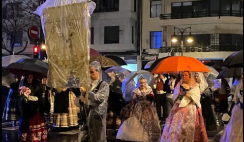 Ofrena a la nostra Mare de Deu dels Desamparats