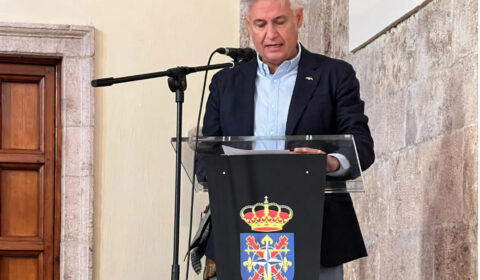 El president de Lo Rat Penat en la llectura del “Cantar del mío Cid”