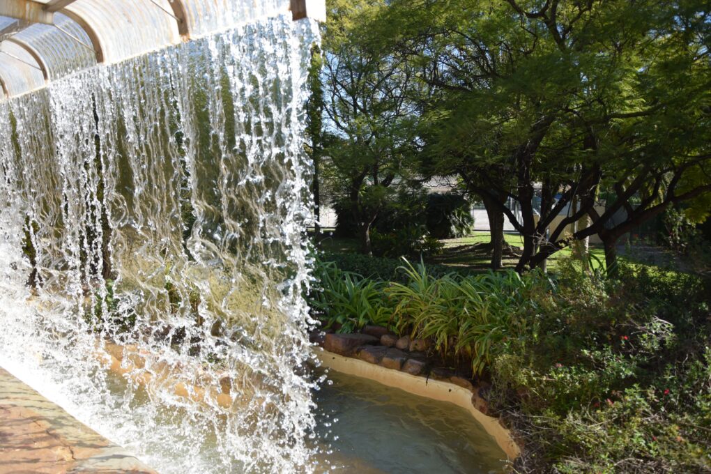 Cascada dins del parc
