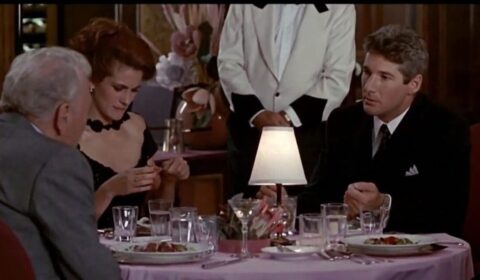 Fotograma de Pretty Woman. Julia Roberts, Richard Gere i Ralph Bellamy en el restaurant Cicada (The Voltaire, en la película)