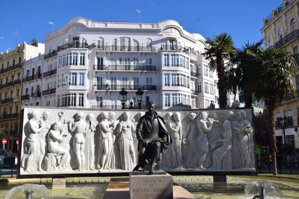 Monument al mestre Serrano